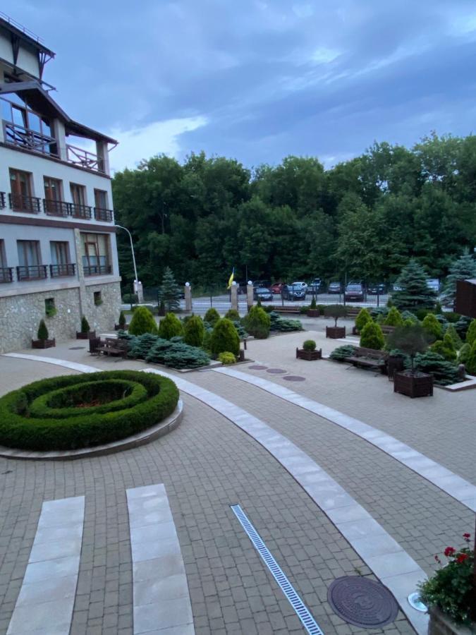 в отеле 